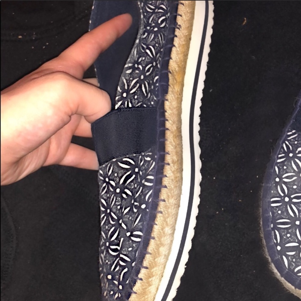 Woman’s nautica flats barely worn